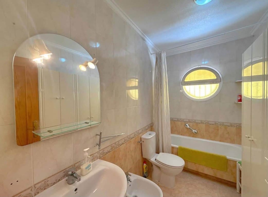 3 soverom Kjedet enebolig til salgs i Los Dolses med svømmebasseng garasje - € 239 950 (Ref: 10185316)