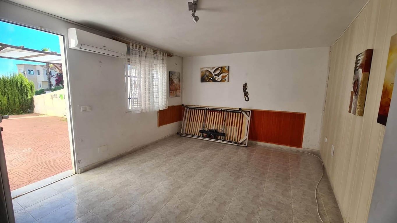 2 soverom Kjedet enebolig til salgs i Villamartin med garasje - € 199 990 (Ref: 10185477)