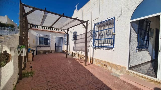 2 soverom Kjedet enebolig til salgs i Villamartin, Orihuela med garasje - € 199 990 (Ref: 10185477)