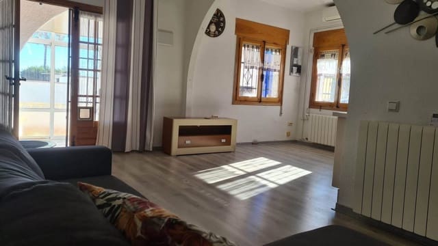2 soverom Kjedet enebolig til salgs i Villamartin, Orihuela med garasje - € 199 990 (Ref: 10185477)