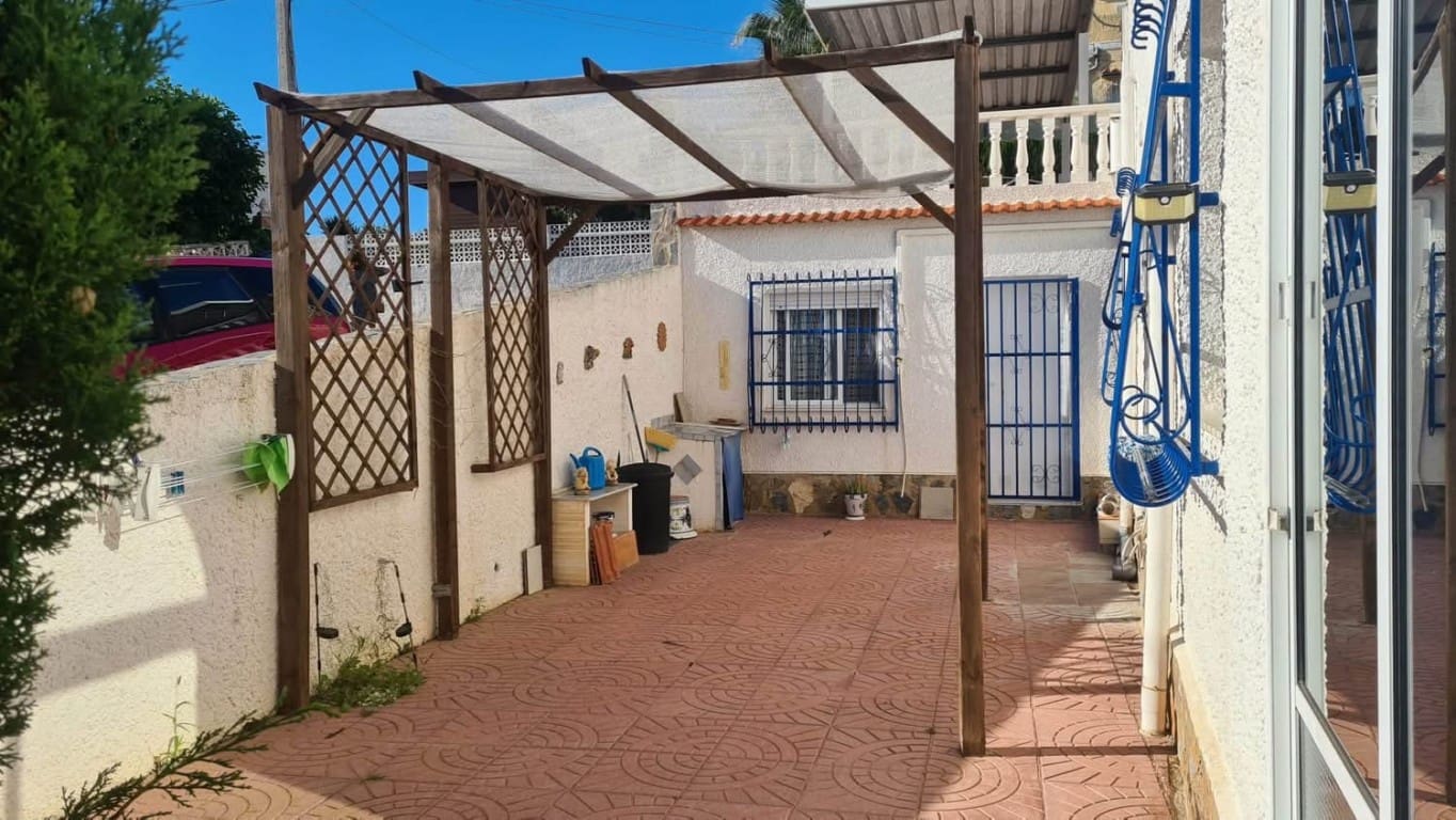 2 soverom Kjedet enebolig til salgs i Villamartin med garasje - € 199 990 (Ref: 10185477)