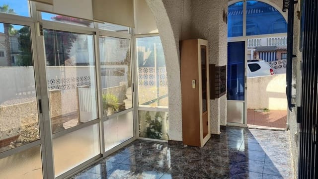 2 soverom Kjedet enebolig til salgs i Villamartin, Orihuela med garasje - € 199 990 (Ref: 10185477)