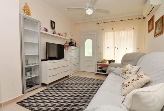 3 slaapkamer Halfvrijstaande villa te koop in Playa Flamenca, Orihuela met zwembad garage - € 225.000 (Ref: 10185478)