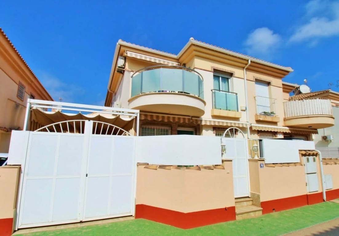 3 slaapkamer Halfvrijstaande villa te koop in Playa Flamenca met zwembad garage - € 225.000 (Ref: 10185478)
