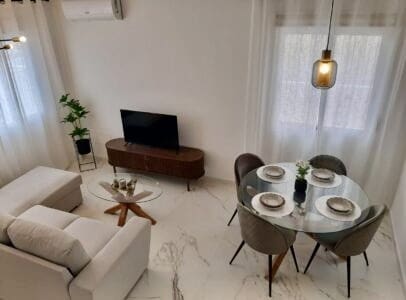 5 bedroom Villa for sale in Villamartin with pool - € 299,000 (Ref: 9367905)