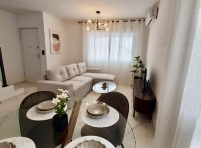 5 soveværelse Villa til salg i Villamartin, Orihuela med swimmingpool - € 299.000 (Ref: 9367905)