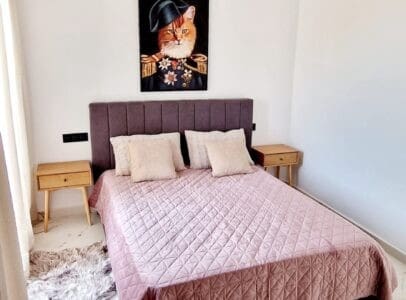 5 bedroom Villa for sale in Villamartin with pool - € 299,000 (Ref: 9367905)