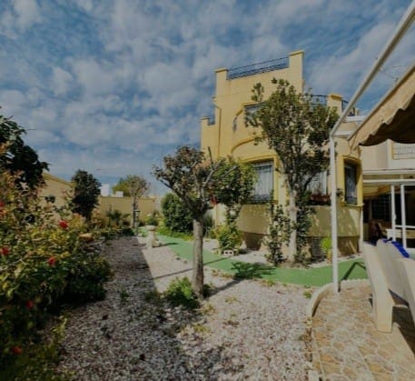 Chalet de 3 habitaciones en Playa Flamenca, Orihuela en venta con piscina garaje - 285.000 € (Ref: 9367906)