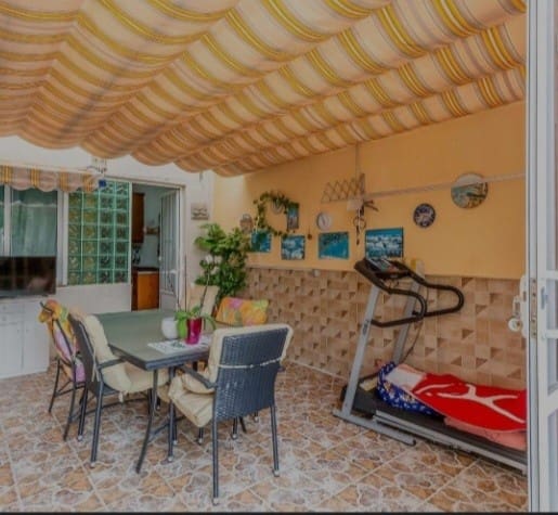 Chalet de 3 habitaciones en Playa Flamenca, Orihuela en venta con piscina garaje - 285.000 € (Ref: 9367906)