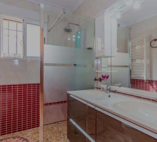 Chalet de 3 habitaciones en Playa Flamenca en venta con piscina garaje - 285.000 € (Ref: 9367906)