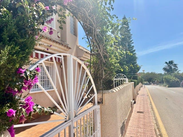 3 bedroom Villa for sale in Los Altos with pool - € 295,000 (Ref: 9367909)