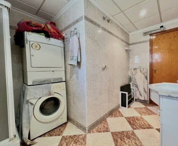 Chalet de 3 habitaciones en Playa Flamenca en venta - 220.000 € (Ref: 9367912)