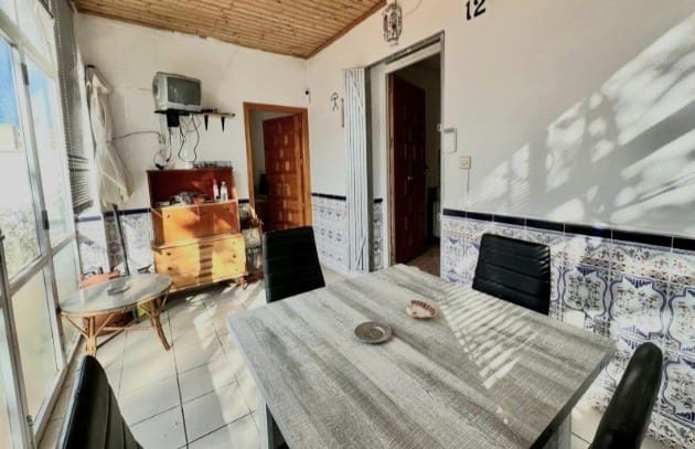 Chalet de 3 habitaciones en Playa Flamenca en venta - 220.000 € (Ref: 9367912)