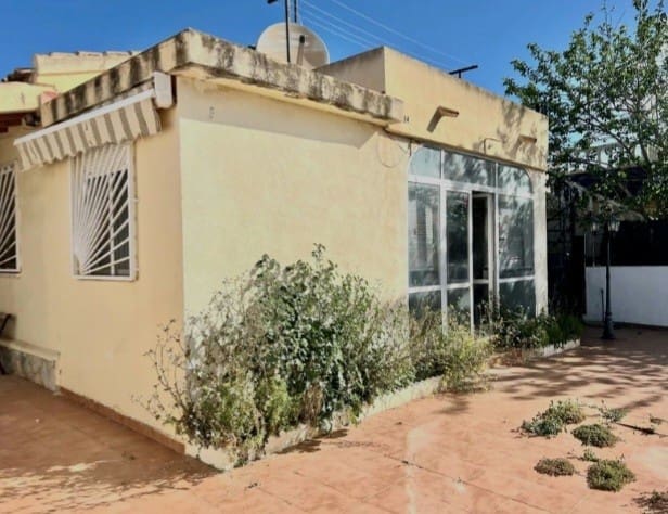 Chalet de 3 habitaciones en Playa Flamenca, Orihuela en venta - 220.000 € (Ref: 9367912)