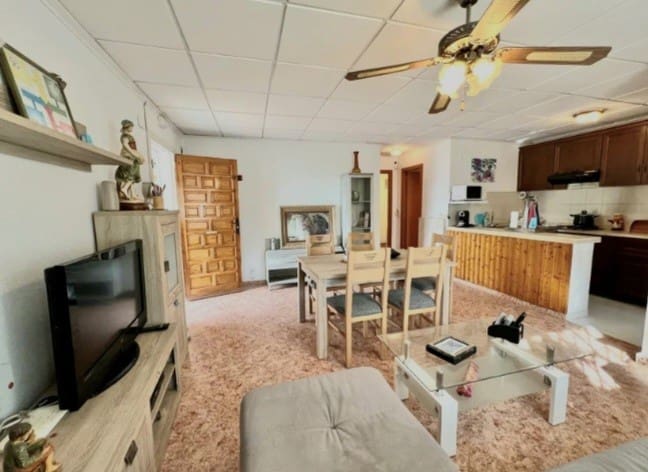 Chalet de 3 habitaciones en Playa Flamenca en venta - 220.000 € (Ref: 9367912)