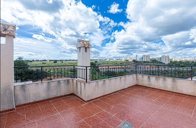 3 soverom Kjedet enebolig til salgs i Playa Flamenca med svømmebasseng - € 225 000 (Ref: 9367914)