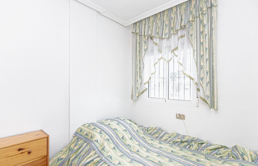 3 soverom Kjedet enebolig til salgs i Playa Flamenca med svømmebasseng - € 225 000 (Ref: 9367914)