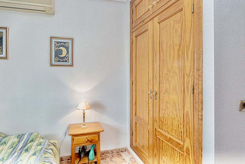 3 soverom Kjedet enebolig til salgs i Playa Flamenca med svømmebasseng - € 225 000 (Ref: 9367914)