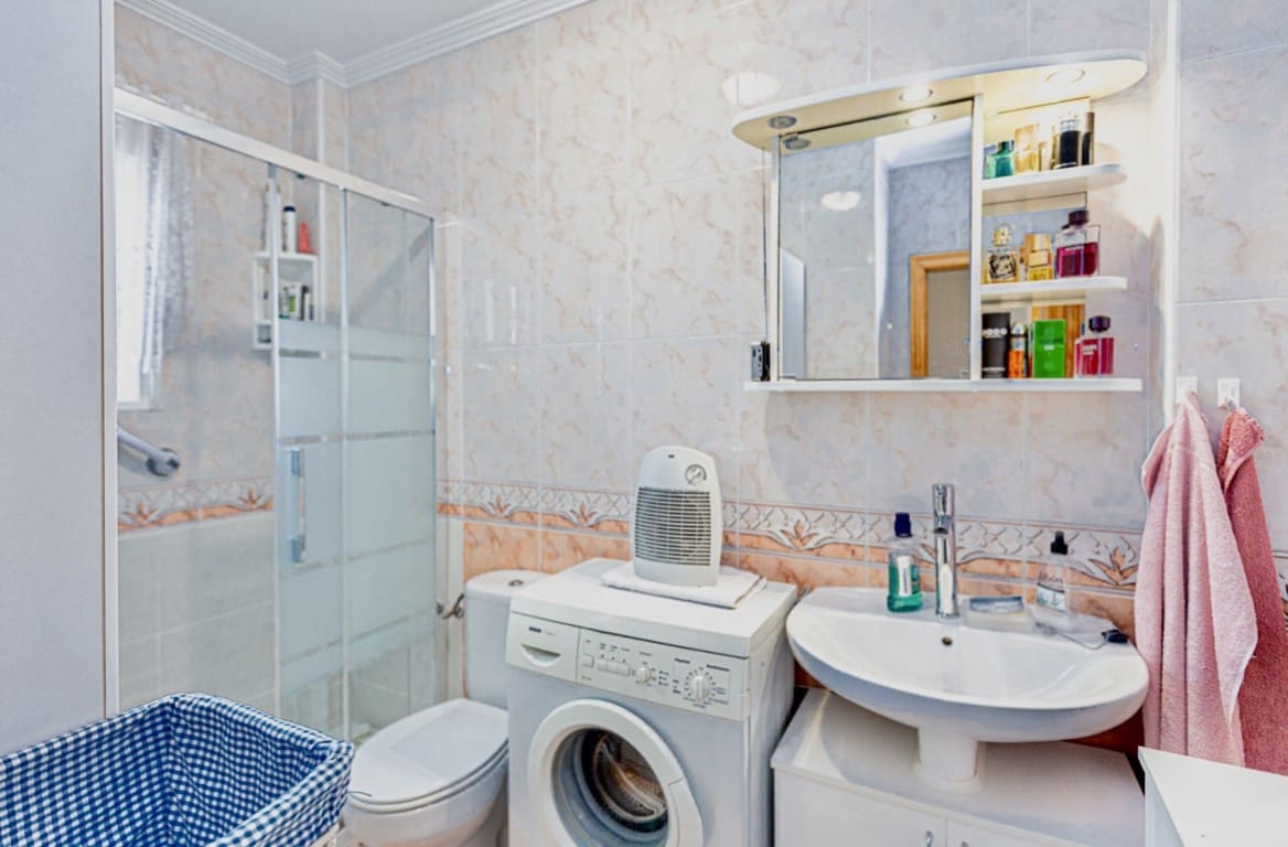 3 soverom Kjedet enebolig til salgs i Playa Flamenca med svømmebasseng - € 225 000 (Ref: 9367914)