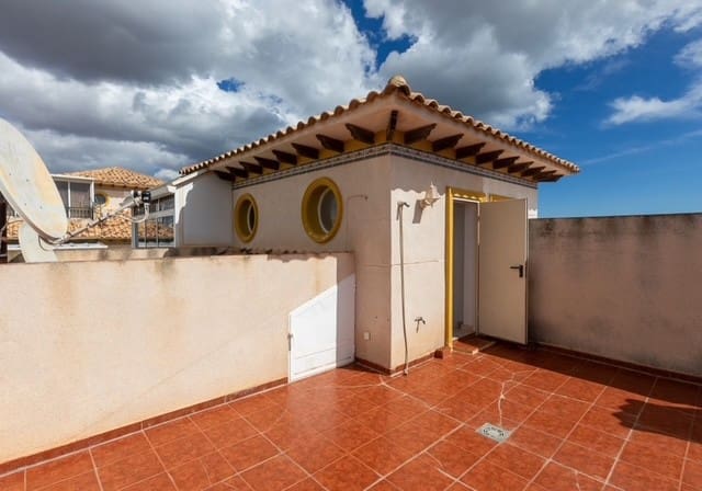 3 soverom Kjedet enebolig til salgs i Playa Flamenca med svømmebasseng - € 225 000 (Ref: 9367914)