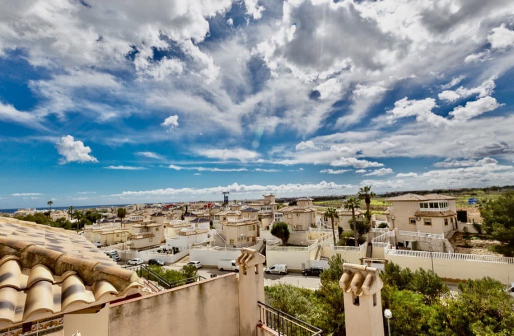 3 soverom Kjedet enebolig til salgs i Playa Flamenca med svømmebasseng - € 225 000 (Ref: 9367914)