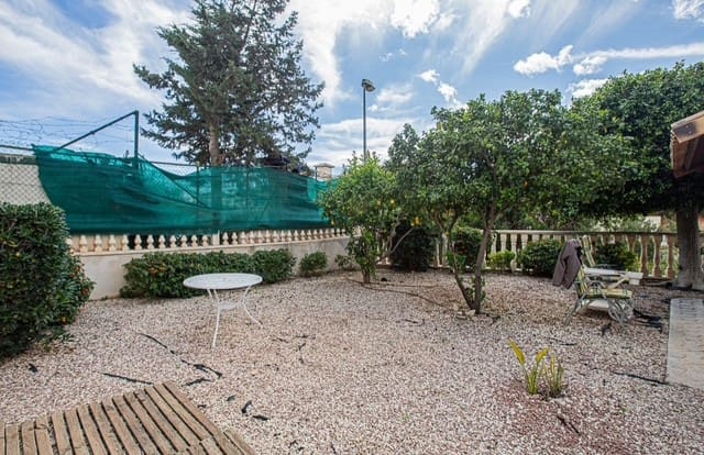 3 soverom Kjedet enebolig til salgs i Playa Flamenca med svømmebasseng - € 225 000 (Ref: 9367914)