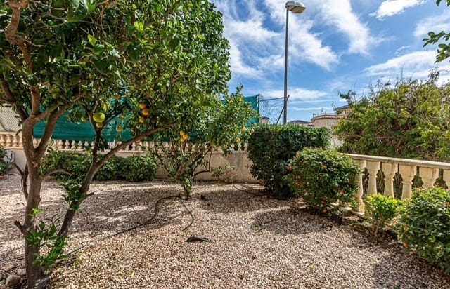 3 soverom Kjedet enebolig til salgs i Playa Flamenca med svømmebasseng - € 225 000 (Ref: 9367914)