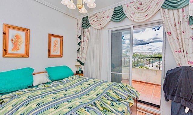 3 soverom Kjedet enebolig til salgs i Playa Flamenca med svømmebasseng - € 225 000 (Ref: 9367914)