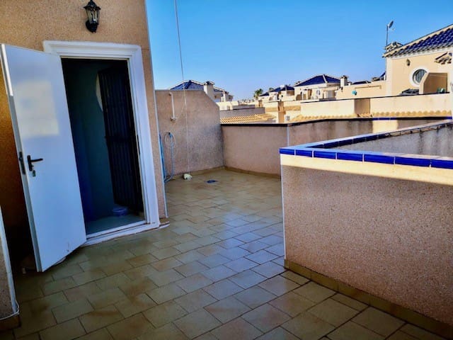 2 sovrum Semi-fristående Villa till salu i Cabo Roig med pool - 214 000 € (Ref: 9367915)