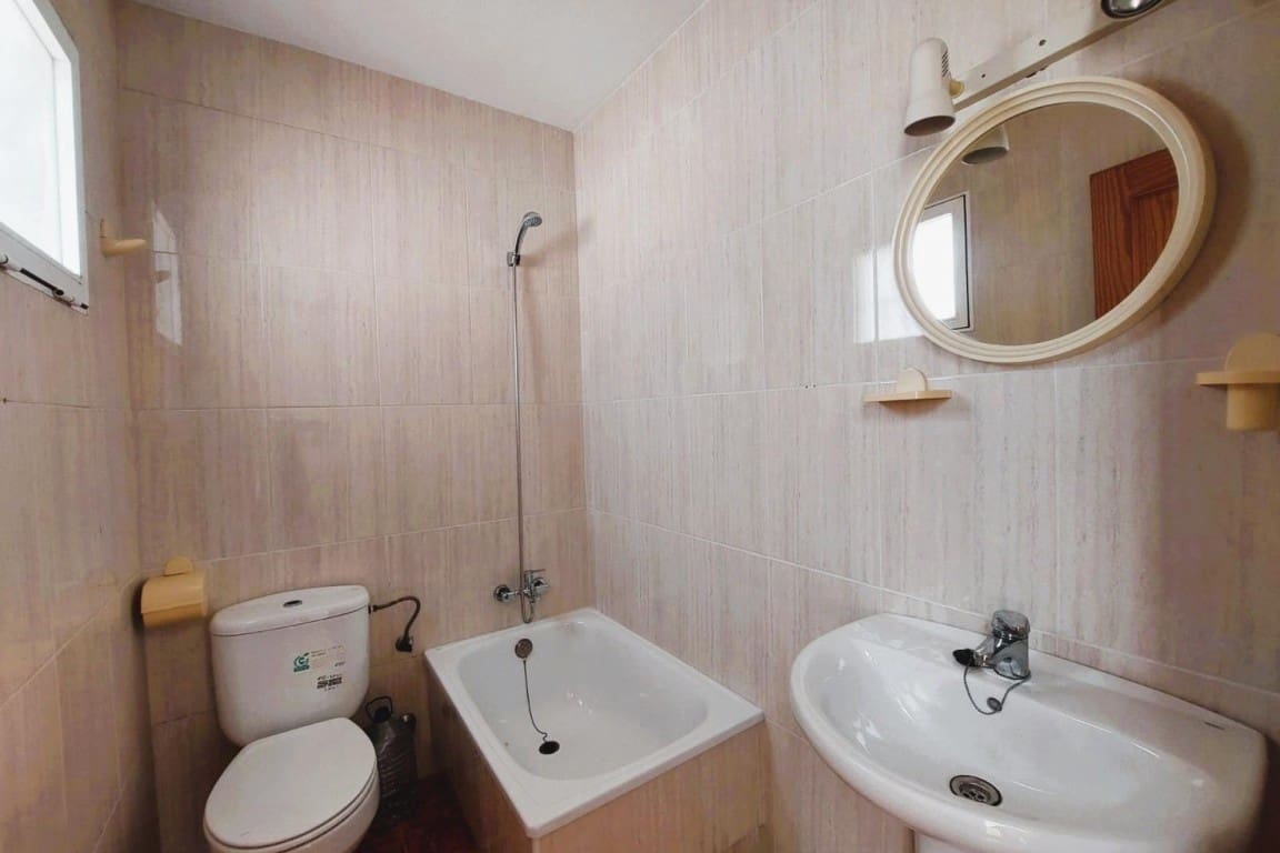 3 bedroom Townhouse for sale in Los Altos with pool - € 183,000 (Ref: 9367924)