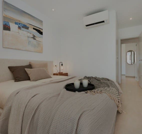 2 soverom Leilighet til salgs i Cala d'Or med svømmebasseng garasje - € 398 000 (Ref: 9367925)