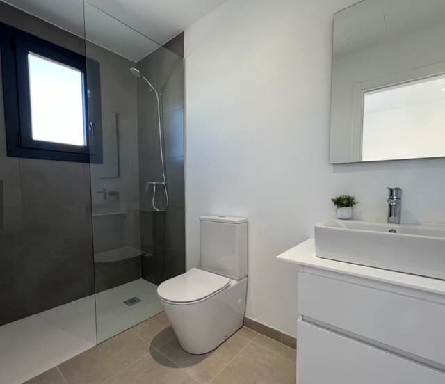 2 soverom Villa til salgs i Llubi - € 389 500 (Ref: 9367926)