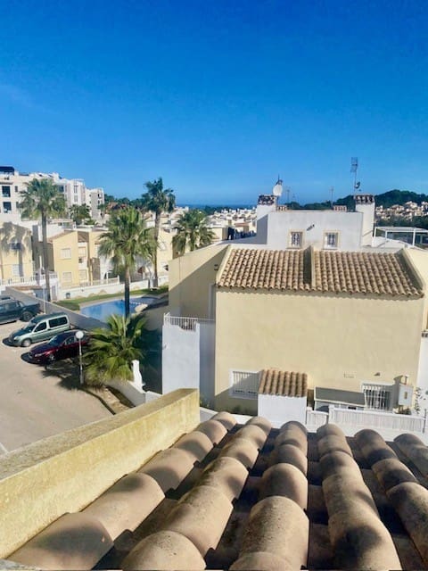 3 soverom Kjedet enebolig til salgs i Villamartin med svømmebasseng - € 175 000 (Ref: 9367927)