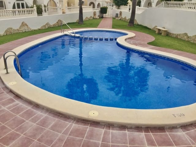 3 soveværelse Semi-Rækkehus til salg i Villamartin, Orihuela med swimmingpool - € 175.000 (Ref: 9367927)