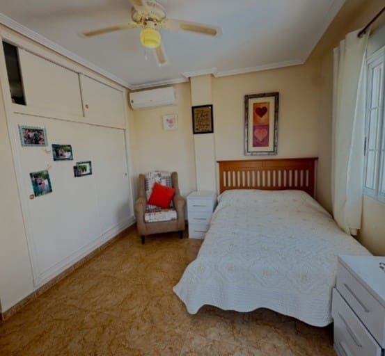 5 slaapkamer Villa te koop in La Zenia met zwembad - € 625.000 (Ref: 9367931)