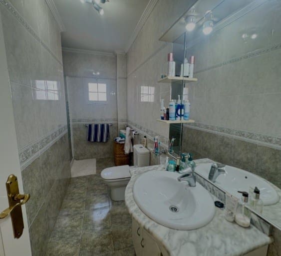 5 slaapkamer Villa te koop in La Zenia met zwembad - € 625.000 (Ref: 9367931)