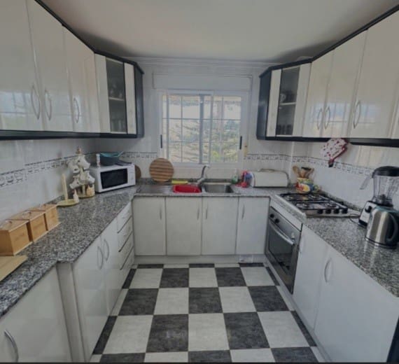 5 slaapkamer Villa te koop in La Zenia met zwembad - € 625.000 (Ref: 9367931)