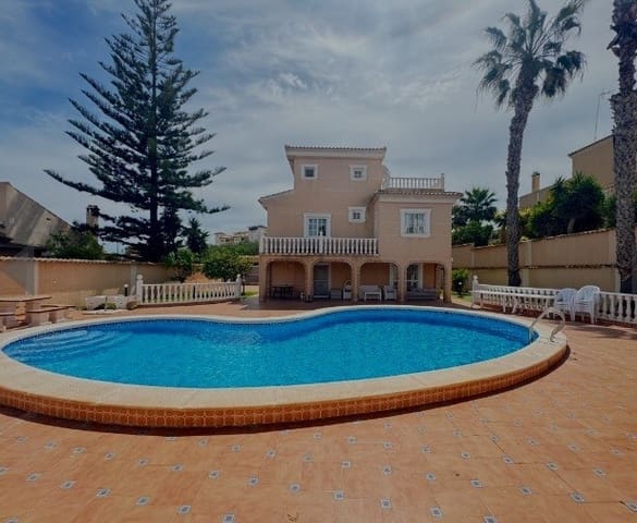 5 slaapkamer Villa te koop in La Zenia, Orihuela met zwembad - € 625.000 (Ref: 9367931)