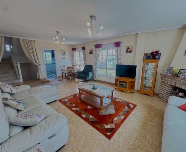 5 slaapkamer Villa te koop in La Zenia met zwembad - € 625.000 (Ref: 9367931)