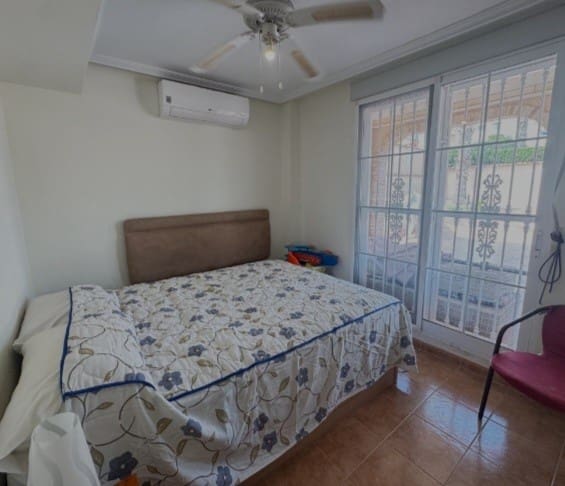 5 slaapkamer Villa te koop in La Zenia met zwembad - € 625.000 (Ref: 9367931)