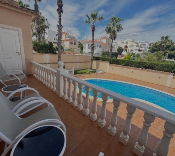 5 slaapkamer Villa te koop in La Zenia met zwembad - € 625.000 (Ref: 9367931)