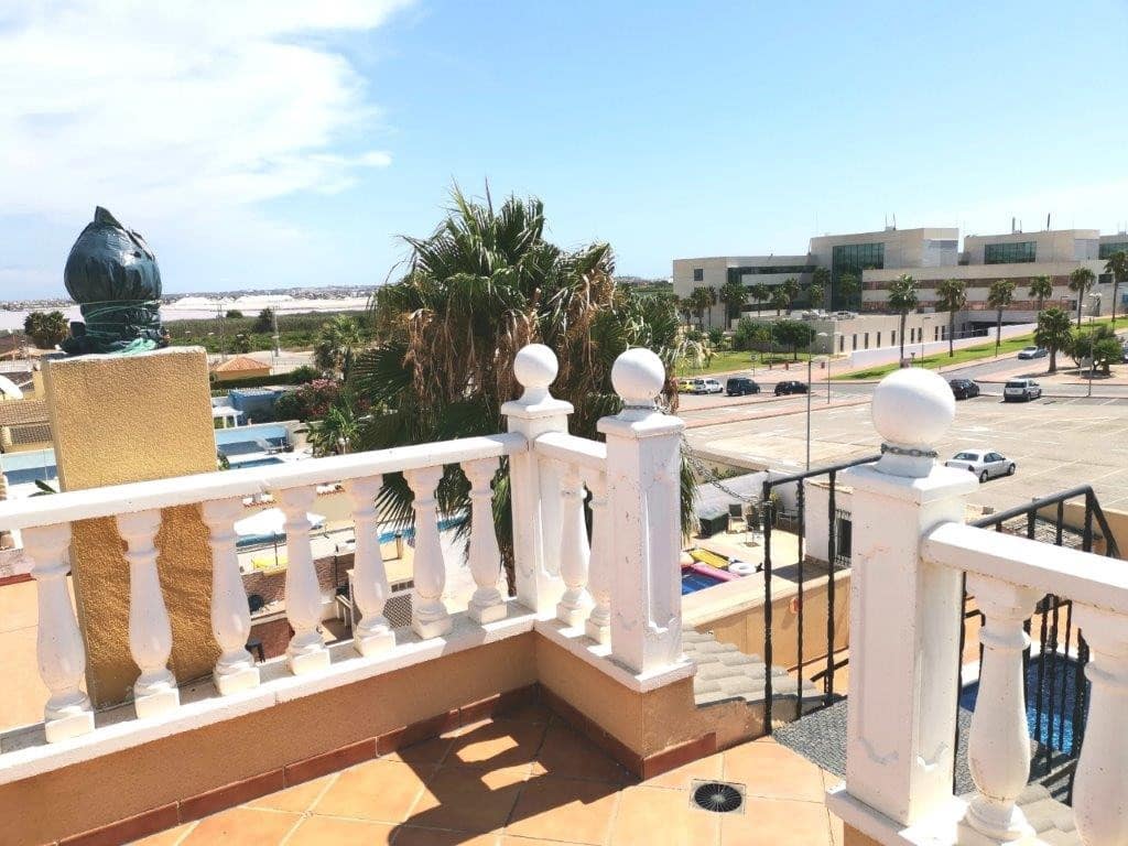 6 bedroom Villa for sale in Los Balcones with pool - € 599,999 (Ref: 9367932)