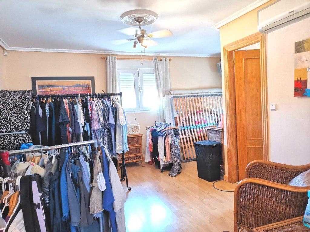 6 bedroom Villa for sale in Los Balcones with pool - € 599,999 (Ref: 9367932)