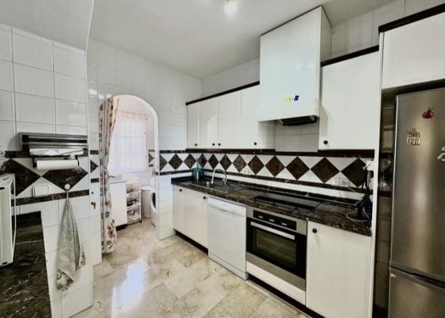 2 soveværelse Villa til salg i Villamartin, Orihuela med swimmingpool garage - € 459.000 (Ref: 9367936)