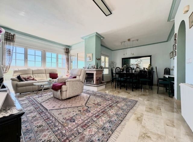 2 soveværelse Villa til salg i Villamartin, Orihuela med swimmingpool garage - € 459.000 (Ref: 9367936)