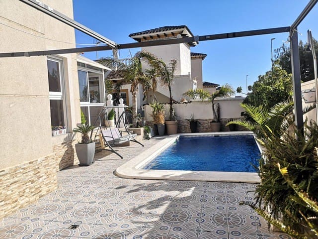 Chalet de 4 habitaciones en Playa Flamenca, Orihuela en venta con piscina - 399.000 € (Ref: 9367938)