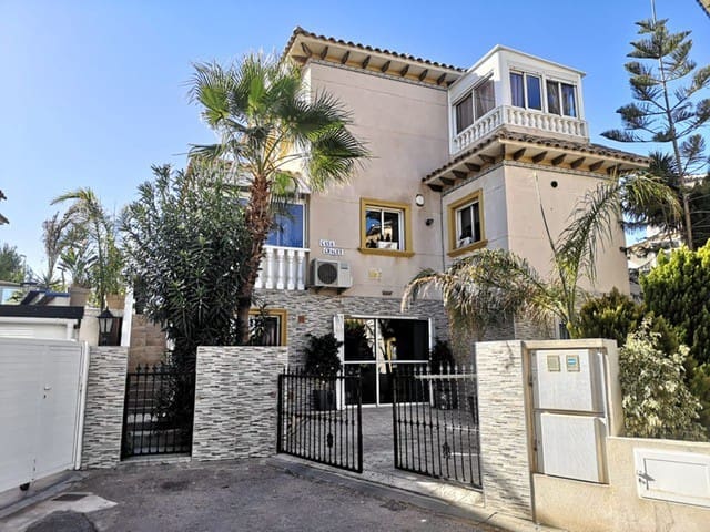 Chalet de 4 habitaciones en Playa Flamenca en venta con piscina - 399.000 € (Ref: 9367938)