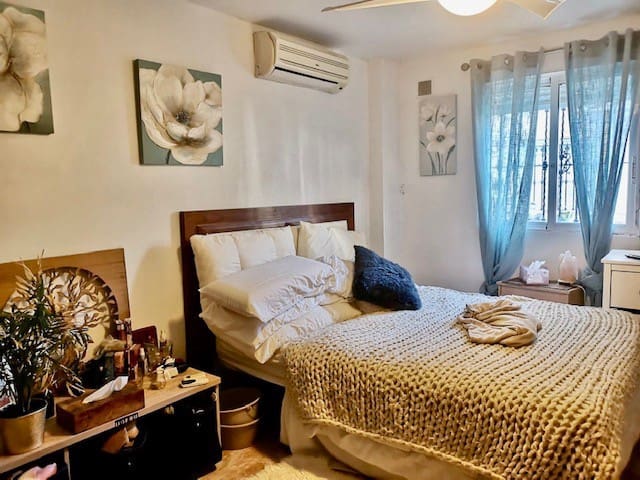 Chalet de 4 habitaciones en Playa Flamenca en venta con piscina - 399.000 € (Ref: 9367938)