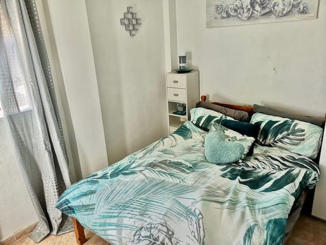 Chalet de 4 habitaciones en Playa Flamenca en venta con piscina - 399.000 € (Ref: 9367938)