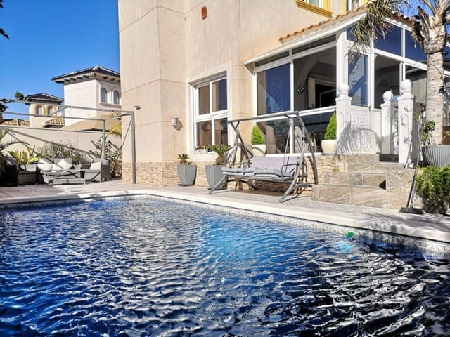 Chalet de 4 habitaciones en Playa Flamenca en venta con piscina - 399.000 € (Ref: 9367938)
